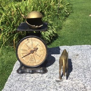 Vintage 🐳 WHALE BRASS ASHTRAY w/ WHIMSICAL CHARACTER